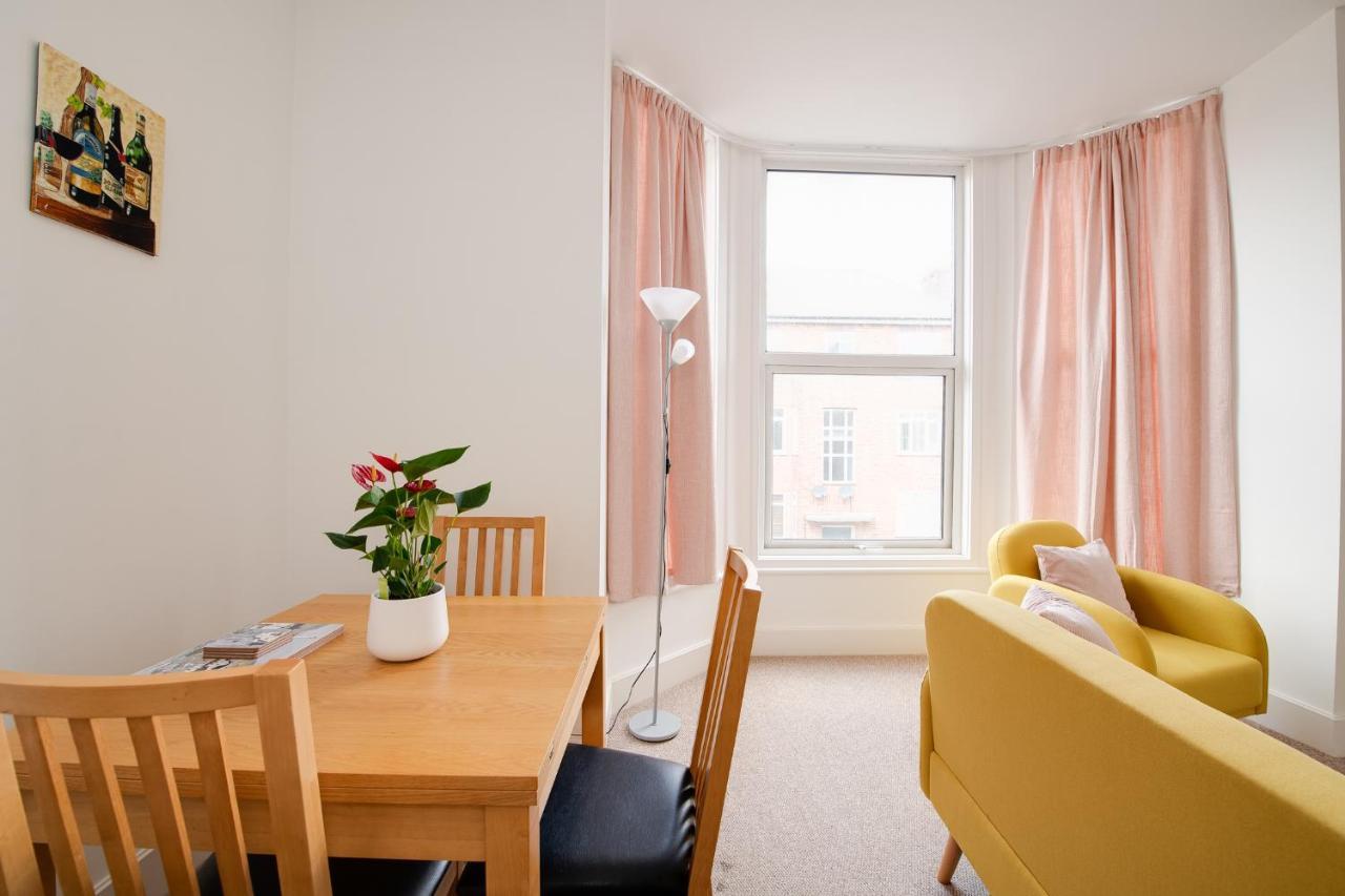 Bright 2 Bedroom In Southsea. 8 Min Walk To Seafront Portsmouth Exterior foto